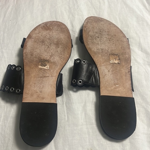 Paige Devyn black scalloped grommet slides, size 10 - Picture 4 of 4